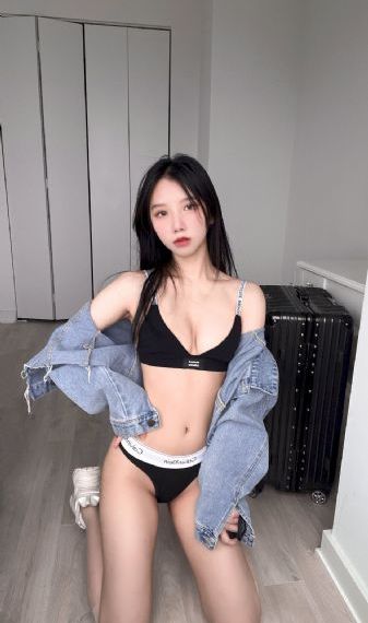 欧美宽松毛衣街拍图_1080P在线观看高清