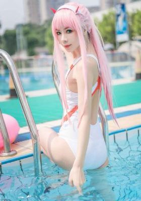 欧美女啊v在线_720在线手机播放
