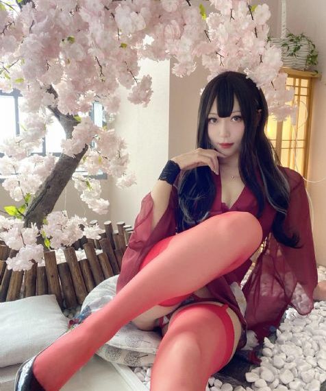 欧美亚洲中文制服_在线观看完整视频大全
